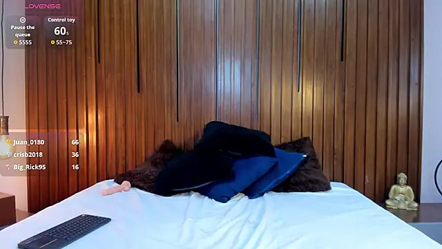 Chat +18 de Farah_Stone ao vivo