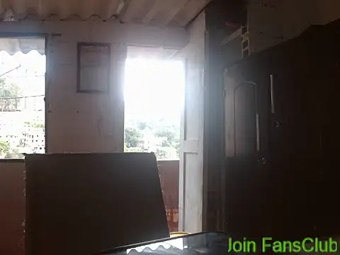 Larry-n-clouds' Live XXX Chat