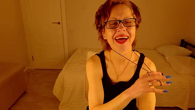 LioraWeiss: онлайн-секс-чат