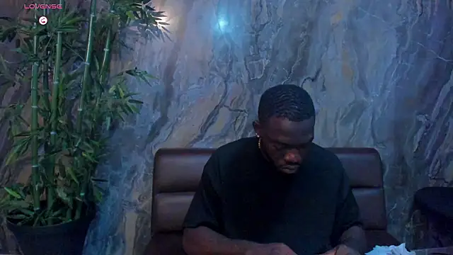 Oliver_Laurent_: διαδικτυακό σόου στην κάμερα