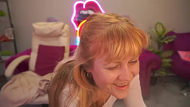 BellaLaPetitのライブXXXチャット