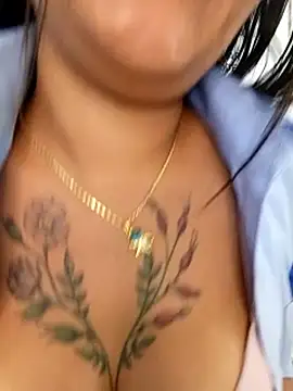 MAYE__13のライブXXXチャット