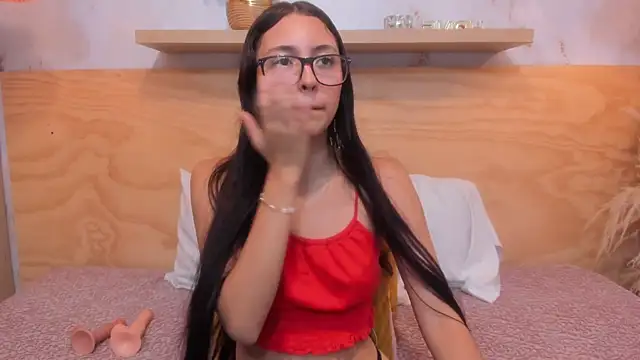 Lasira_Thill's Live XXX Chat