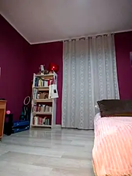 Akemi_rossi 即時 XXX 聊天