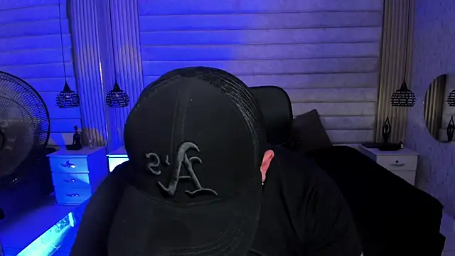 jhon_bear03 élő XXX-chatje