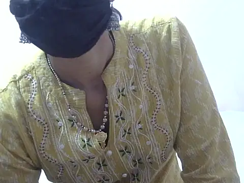 Show modela Laila_Cute na web-kameri