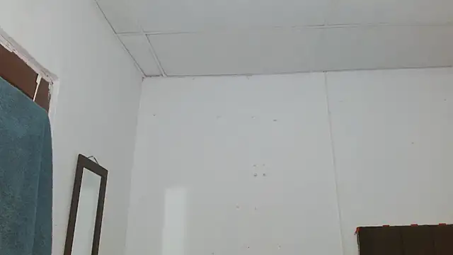 Chat XXX en directo de Thalian