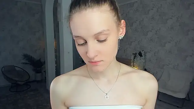 LianneBynon's Live XXX Chat