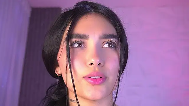 katy_rioss Adlı Modelin Canlı XXX Sohbeti