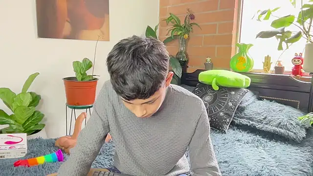 Andy_Belier23 Adlı Modelin Canlı XXX Sohbeti