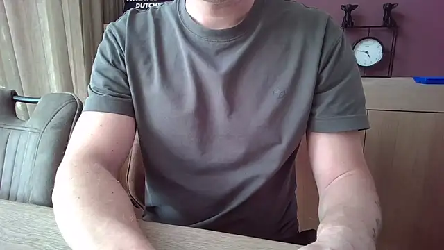 Pokazy przed kamerką – Essie_deLona