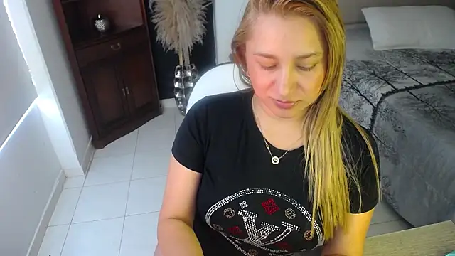 sheryl_jones' Live XXX Chat