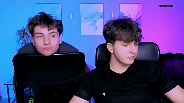 Chat XXX ao vivo de travis_wolf_