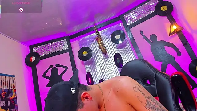 Sebastian_Smith__のライブXXXチャット