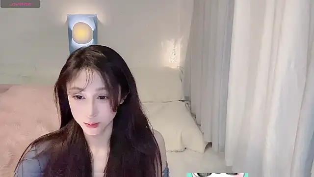 mistylana_ Adlı Modelin Canlı XXX Sohbeti