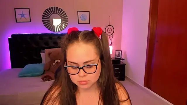 LolaVillalobos' Live XXX Chat