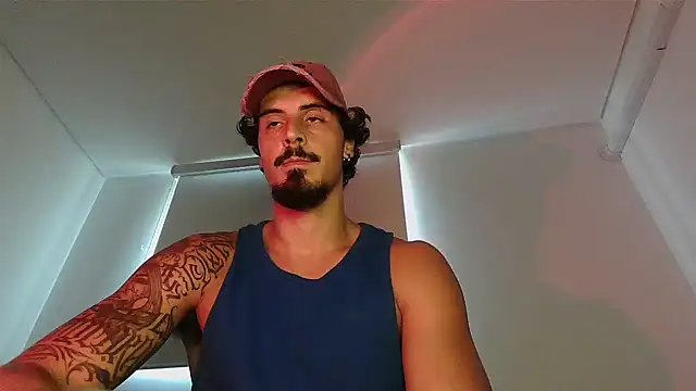 milkoffe 现场XXX聊天