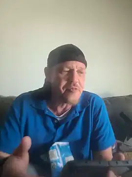 yourMasterisBored Show Webcam