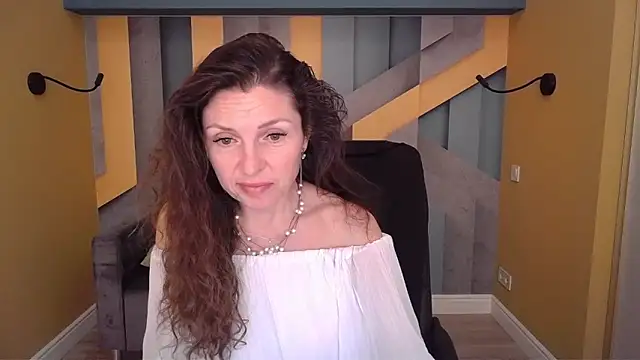 EllaLong Chat XXX in diretta