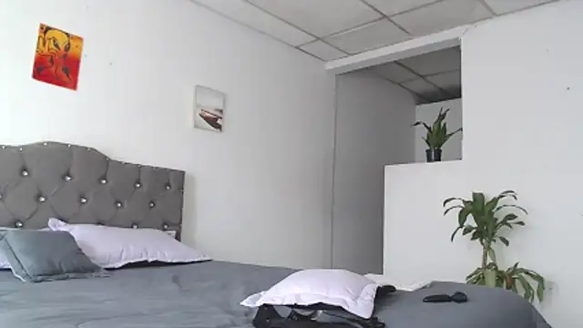 Aaronblack1_'s Live XXX Chat