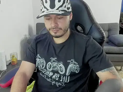 ragnar_lothbrok777 Adlı Modelin Canlı XXX Sohbeti