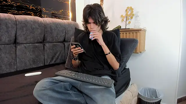 Diamond_twink Adlı Modelin Canlı XXX Sohbeti