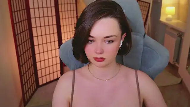 Chatroom XXX en direct de AvaFlower