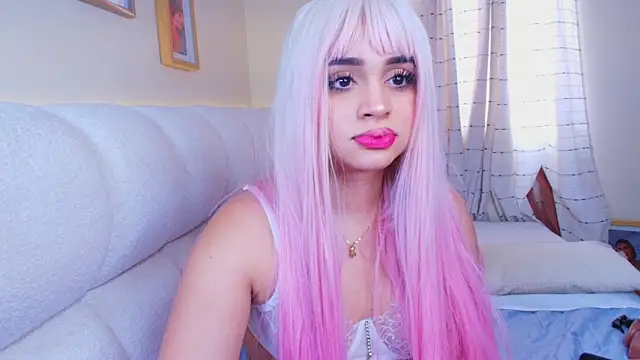 Chatroom XXX en direct de soph1a_roy