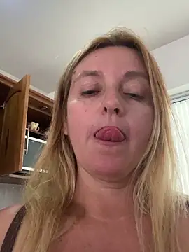 moniquerainx's Webcam Show