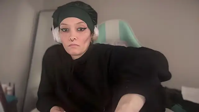 Chat +18 de FRRANNKIE ao vivo