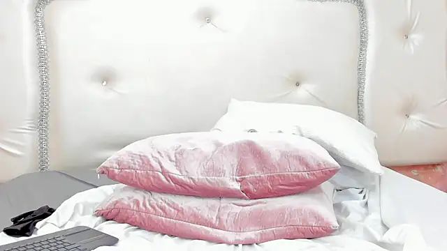 Онлайн чат XXX NahomiWhitel