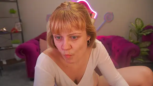 BellaLaPetit's Live XXX Chat