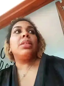 ELLA_KELLY Adlı Modelin Canlı XXX Sohbeti