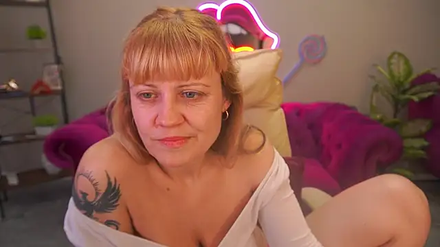 BellaLaPetit Chat XXX in diretta