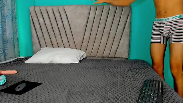 Maikol_Ortiz Adlı Modelin Canlı XXX Sohbeti