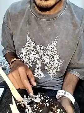 Show modela Hotyy_subhu na web-kameri