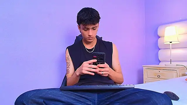 Lean_Portman Live XXX-chat