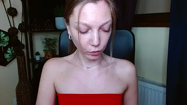 EmillyPlay – Live XXX-chat