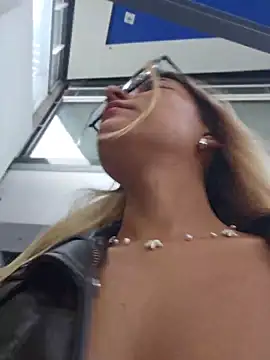 Pretty_roxxyy Live XXX-Chat