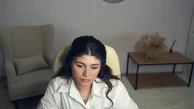 BeataHageny Adlı Modelin Canlı XXX Sohbeti