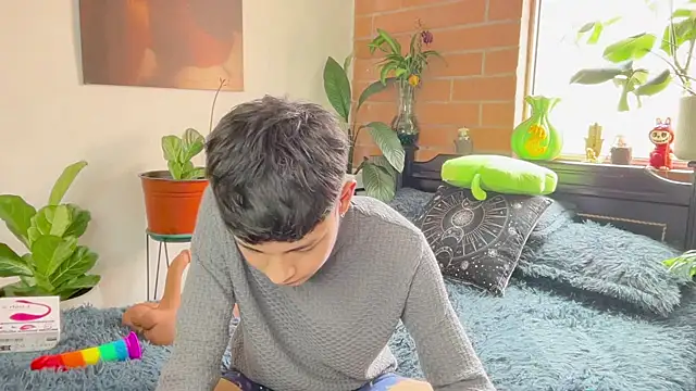 Andy_Belier23 Adlı Modelin Canlı XXX Sohbeti