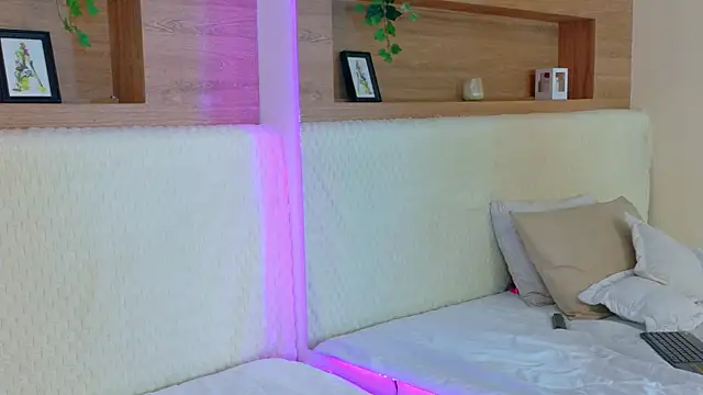 VioletBloomm Chat XXX live