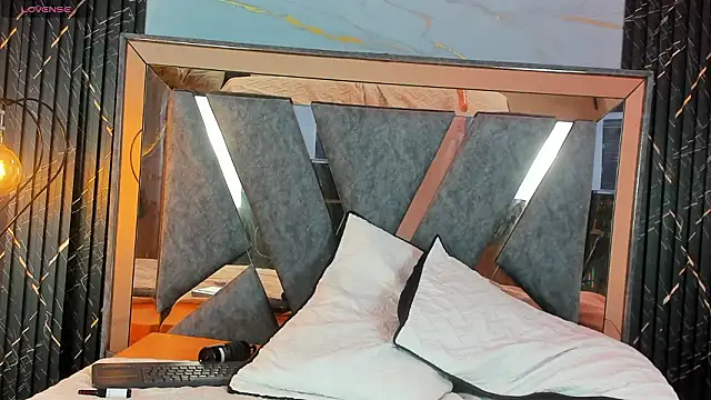 Safiro_Evans: онлайн-секс-чат