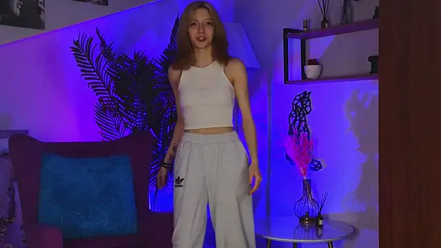 TyraTopinka: онлайн-секс-чат