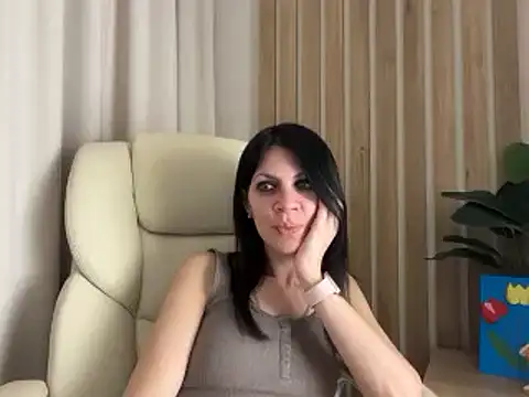 InjaAtHomeのライブXXXチャット