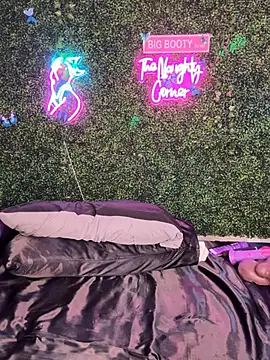 RenaThickAss: вебкам-шоу