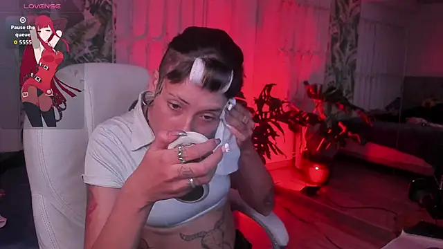 Онлайн чат XXX _sharlotte777