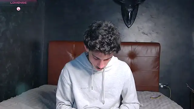 DanielCrush1 লাইভ XXX চ্যাট