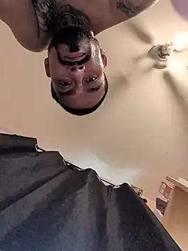 Cnutt310 Show in webcam