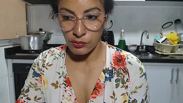 kateleyagrey: онлайн-секс-чат